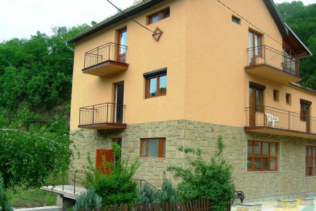 Guesthouse Smiljanic Slavkovica エクステリア 写真